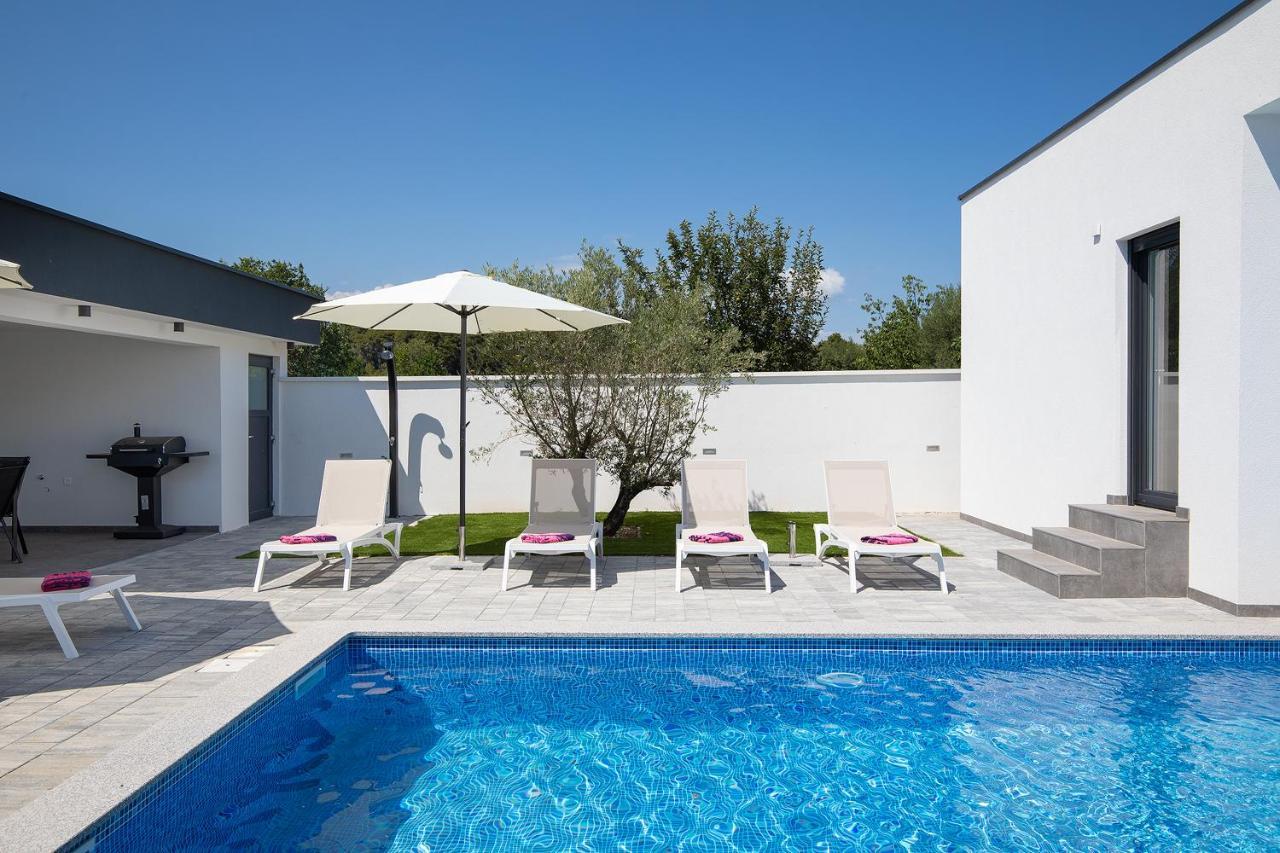 Villa L&L Medulin Exterior photo
