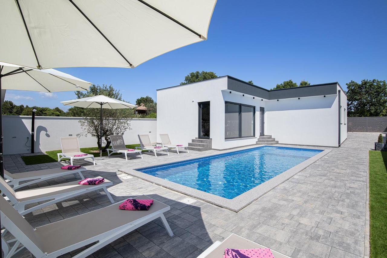 Villa L&L Medulin Exterior photo