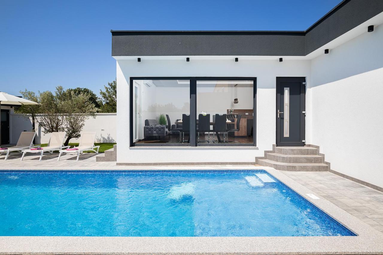 Villa L&L Medulin Exterior photo