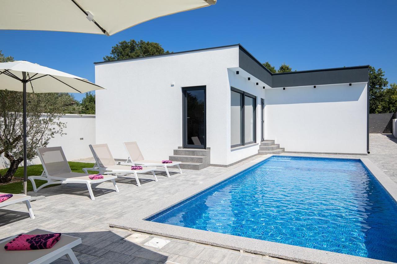 Villa L&L Medulin Exterior photo
